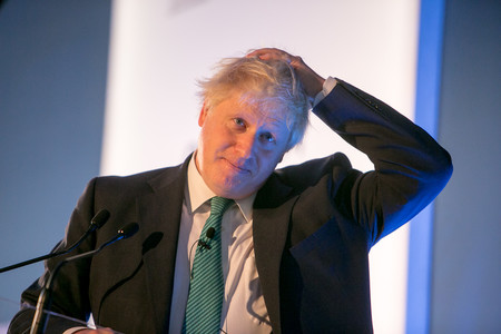 El discurso de Boris Johnson en la ONU acerca de la inteligencia artificial termina divagando sobre "pollos sin extremidades"