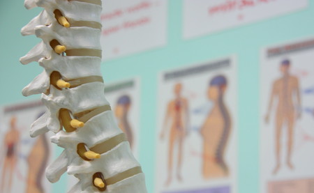 Volver a andar gracias a la IA: Intel busca desarrollar un 'bypass inteligente' para devolver el movimiento a lesionados de médula