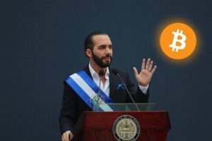 Bukele convirtió a bitcoin en moneda de curso legal en El Salvador. Acaba de dar marcha atrás