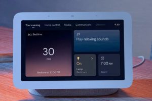 Google Home dependía de la nube hasta para encender una bombilla en casa. La última novedad le permitirá funcionar sin Internet