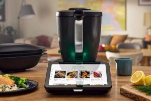 Thermomix vuelve por todo lo alto: la TM7 tiene un gigantesco panel de 10 pulgadas y es más silenciosa que nunca